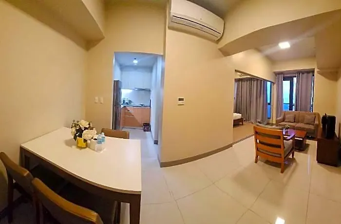 Отель Mactan Newtown 5*