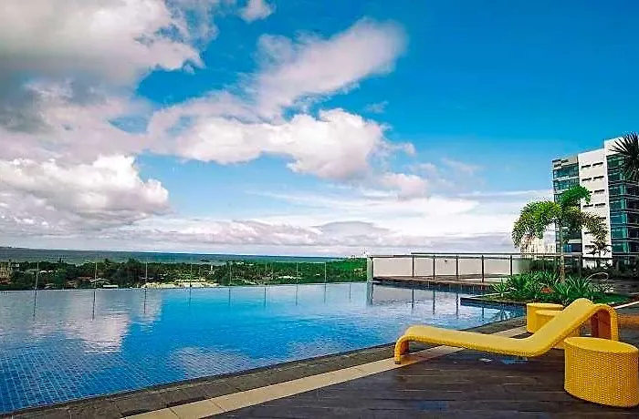 Mactan Newtown Отель