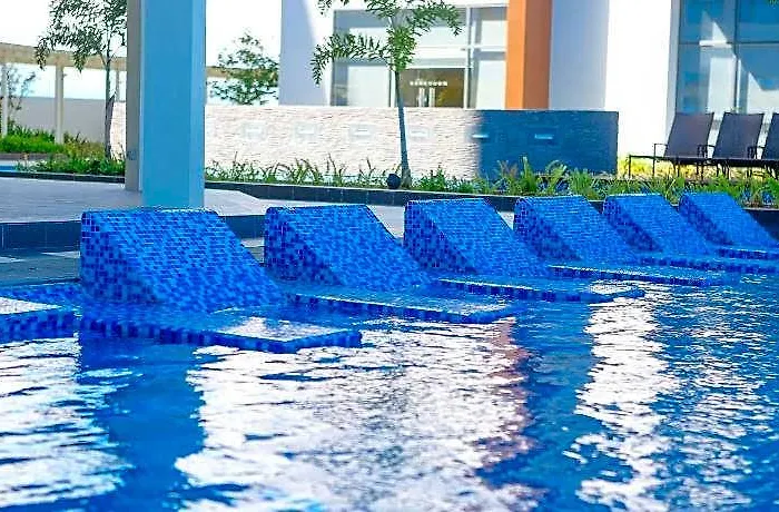 Mactan Newtown Отель